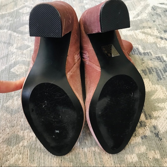 Velvet blush pink booties - Picture 3 of 6